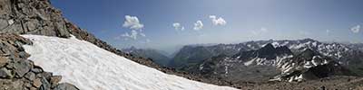 On my way to the summit of the Fluela Schwarzhorn (3.200 m), Albula Alps, Switzerland